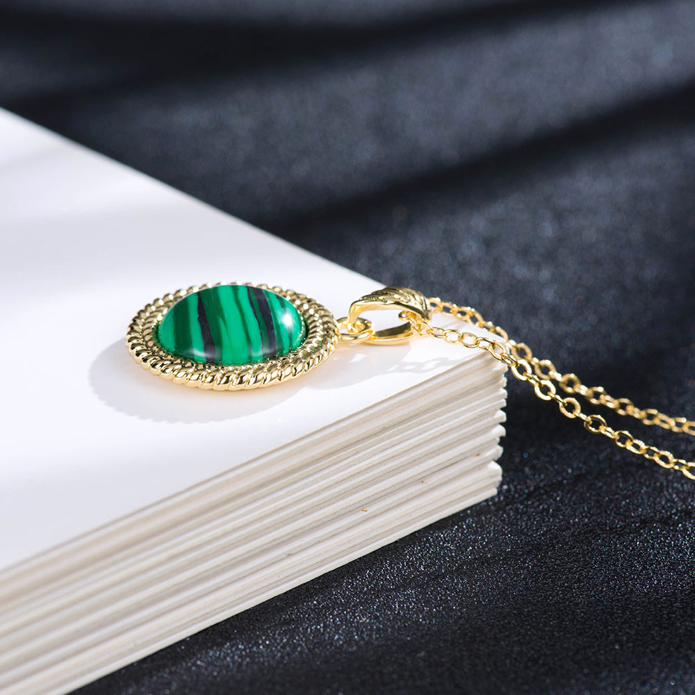 Collar con colgante de moneda verde Mytys para mujer, colgante cruzado entrelazado de oro y plata, collares de dos tonos